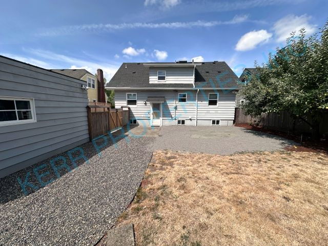 Building Photo - 110 NE 71st Ave