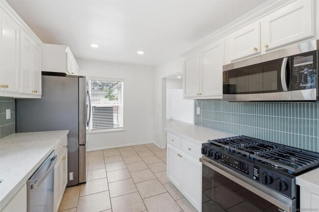 Building Photo - 6122 Nagel St