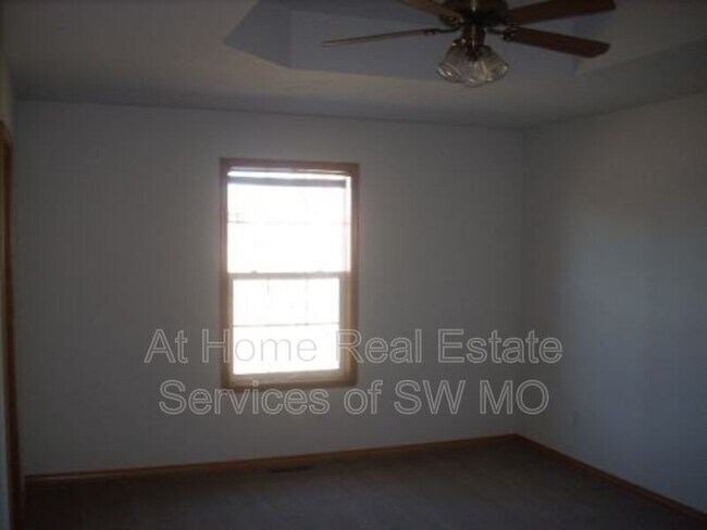 Building Photo - 3917 W Parkridge Cir