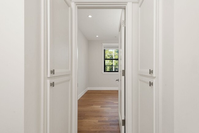 Building Photo - Luxury Home– Central Sebastopol – Close to everything – Best in Class