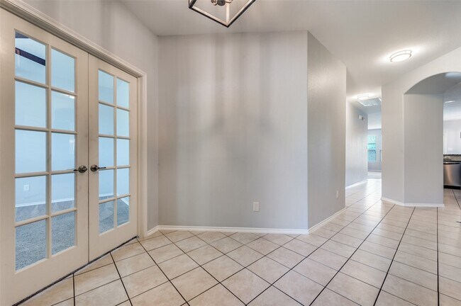 Building Photo - 1012 Lake Meadow Ln