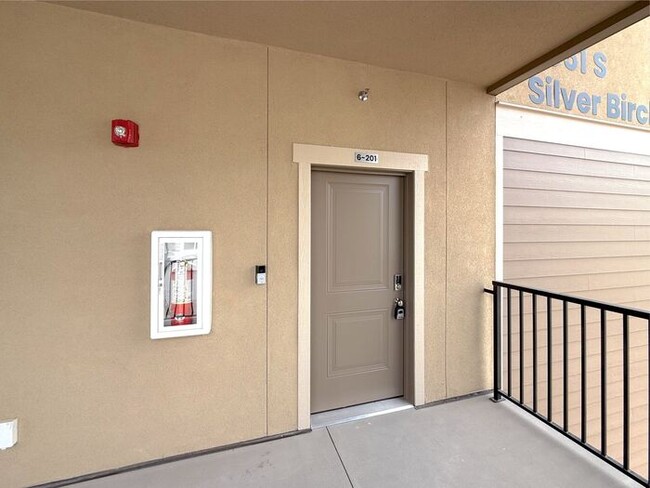 Building Photo - Desert Color Condo 2 bd, 2 bt, 1 Car Garage