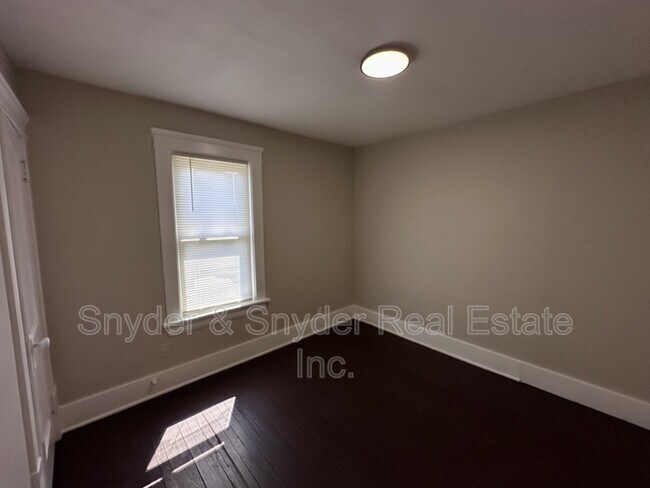 Building Photo - 484 Homer Ave