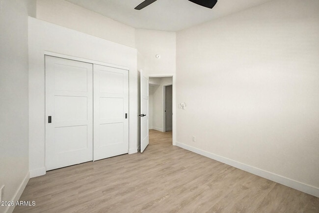 Building Photo - 2084 N Sunset Dr
