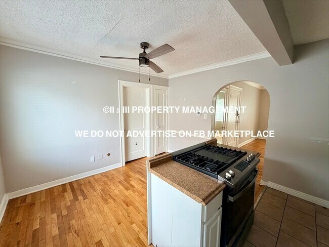 Building Photo - 4511 Roanoke Pkwy