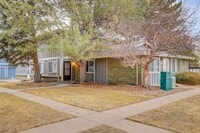 Building Photo - $1,550 - 2 Bed, 1 Bath Condo in Aurora with Central AC and in Unit Laundry!