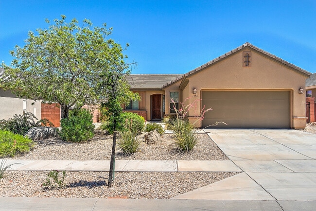 Primary Photo - Beautiful Coral Canyon Home with Modern Up...