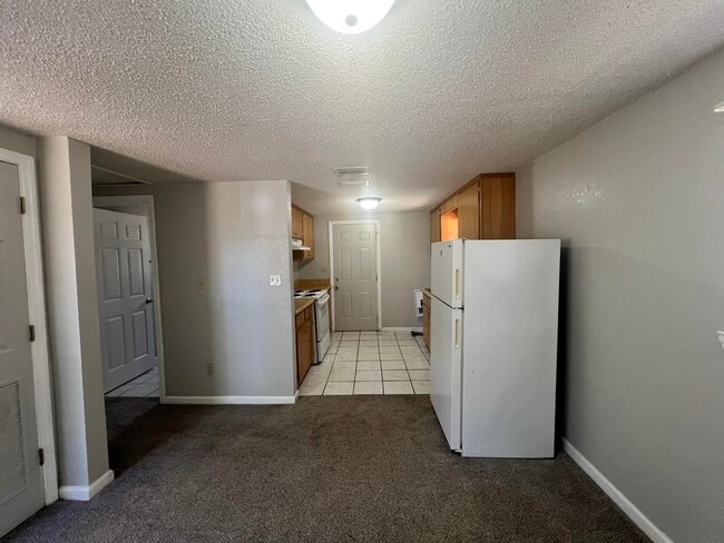 Building Photo - 1614 Lonnie Rd