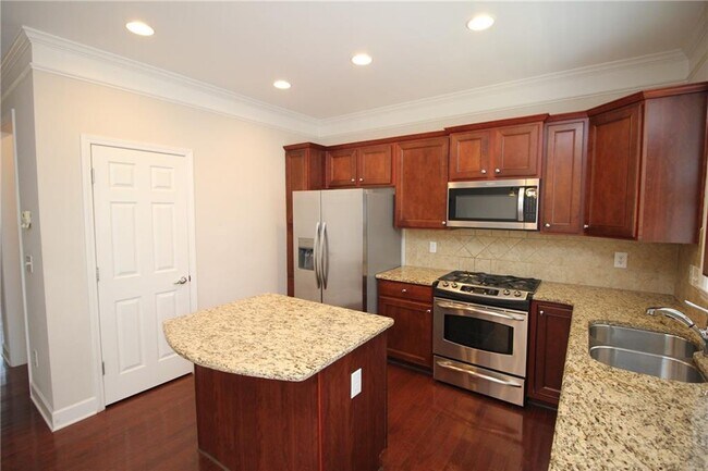 Building Photo - 2170 Weldonberry Dr