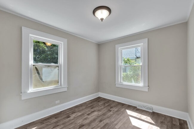 Building Photo - Newly renovated 3 bed, 1 bath ranch