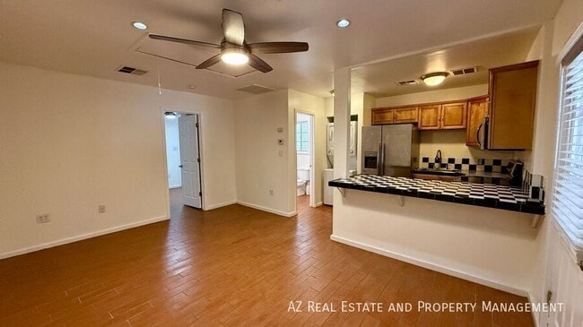Building Photo - 4618 N 12th Pl