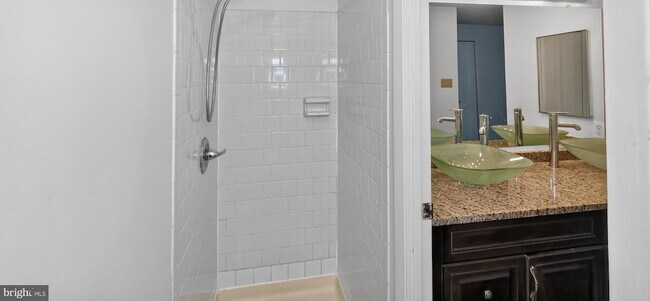 Building Photo - 9814 Rainleaf Ct