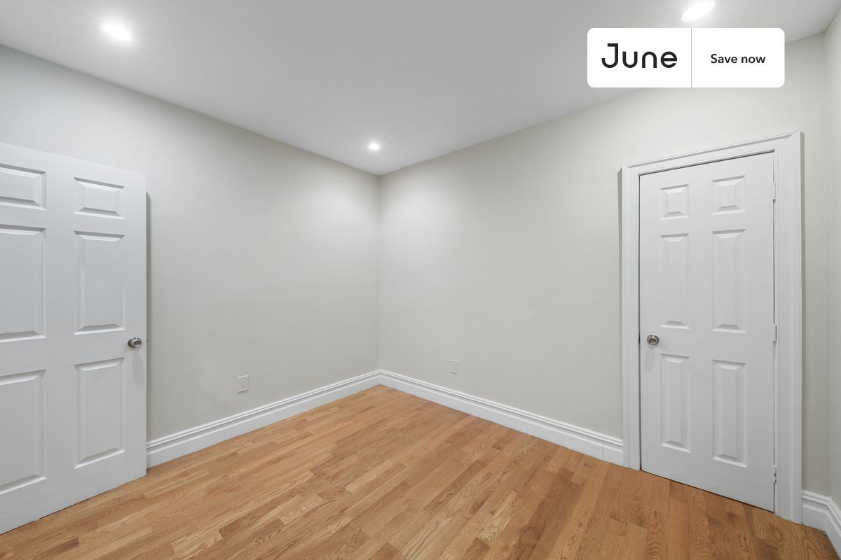 Building Photo - 736 Riverside Dr