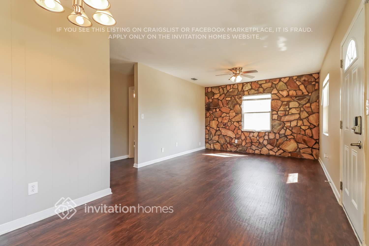 Building Photo - 7020 Aspen Ave