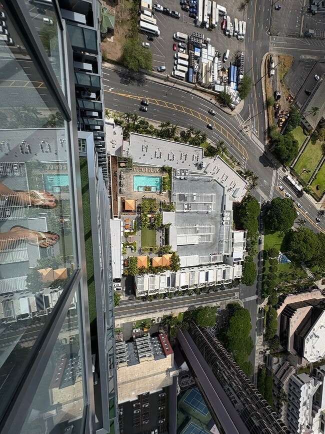 Building Photo - Luxury Fully Furnished Condo at The Collection – Live in the Heart of Kakaako!