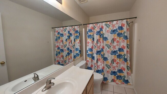 Building Photo - TERRIFIC FOUR BEDROOM PEORIA HOME WITH A POOL!