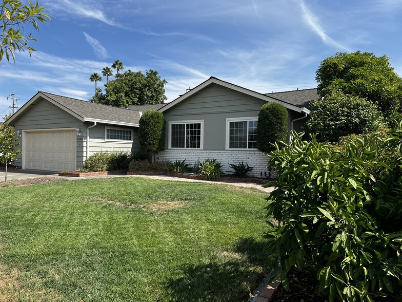 Building Photo - 1650 Glenroy Dr