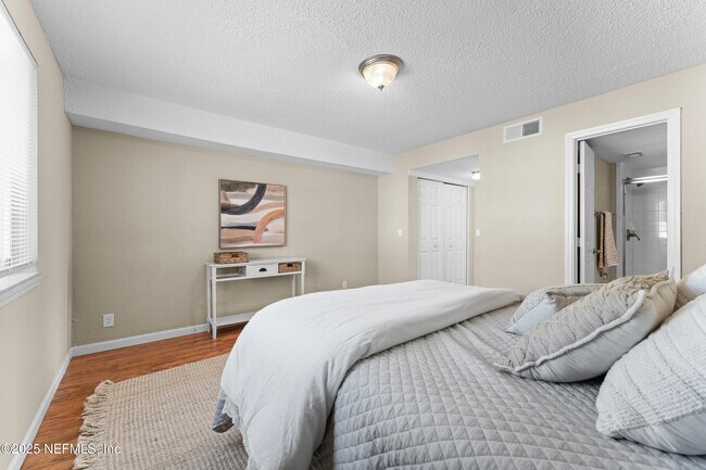 Building Photo - 6654 Bell Tower Ct