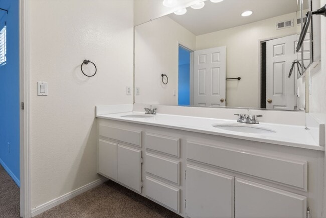 Building Photo - 10009 Kika Ct