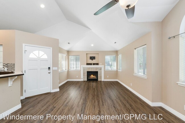Building Photo - 2 br, 2 bath House - 5170 S. Surprise  Wy ...