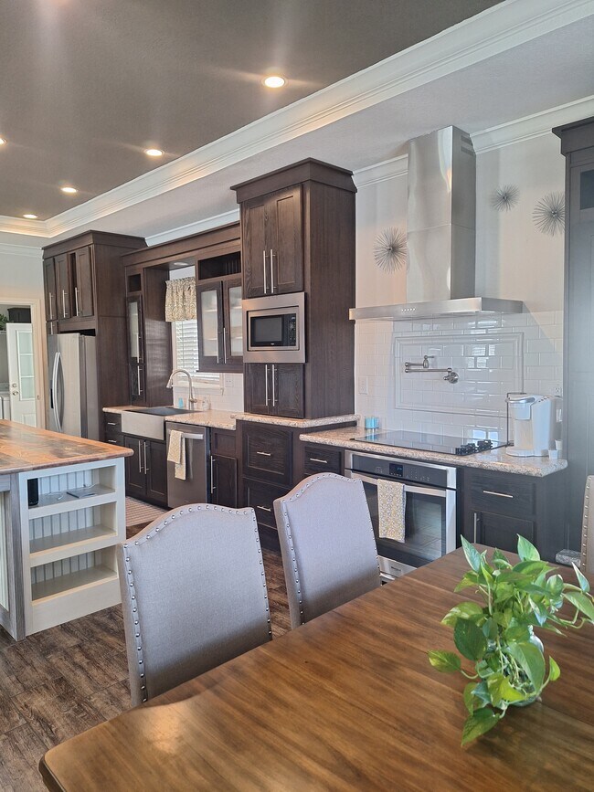 Building Photo - 29201 S Jones Loop Rd