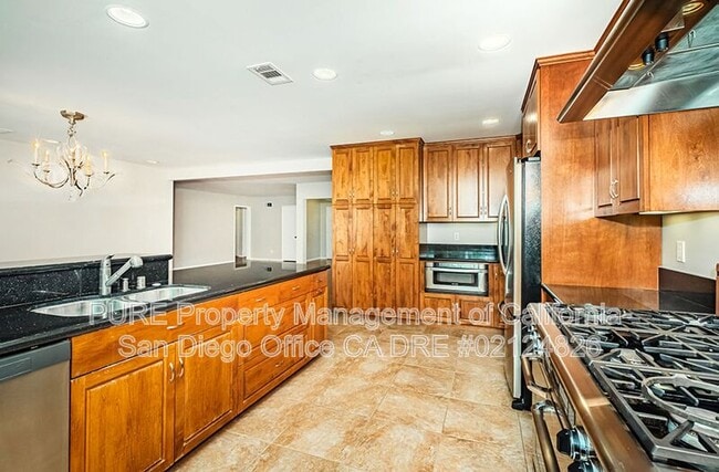 Building Photo - 6517 Delbarton St