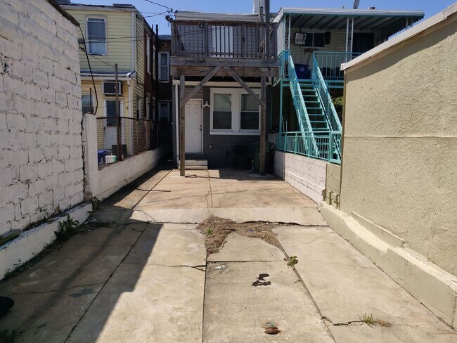 Building Photo - Charming 2BD/3.5BA Townhome in Highlandtown, Baltimore, MD!