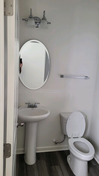Powder Room - 3405 Walker Dr