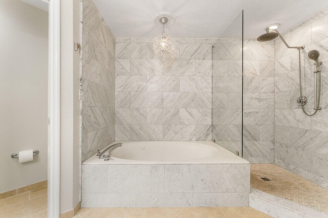 Building Photo - 1732 W County Hwy 30A