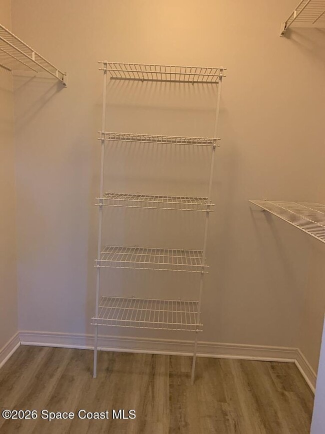 Building Photo - 7667 N Wickham Rd