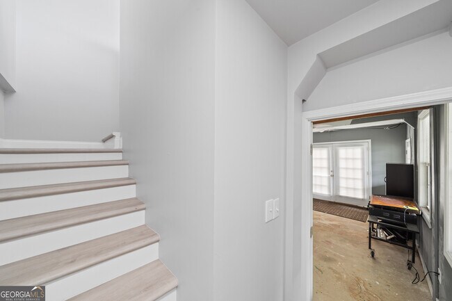 Building Photo - 349 Arrowhead Trail