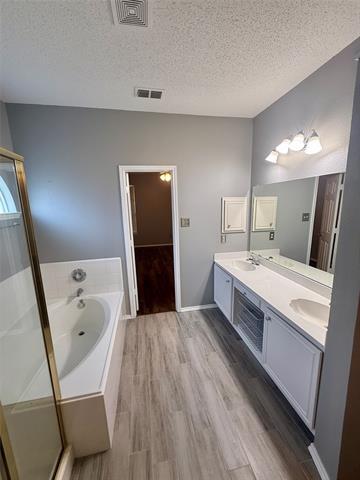 Building Photo - 4000 Juniper Ct