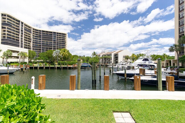 Building Photo - 4600 S Ocean Blvd