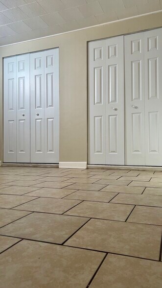 Building Photo - 202 Shepard Ave