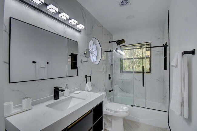 Building Photo - 13302 Doubletree Cir