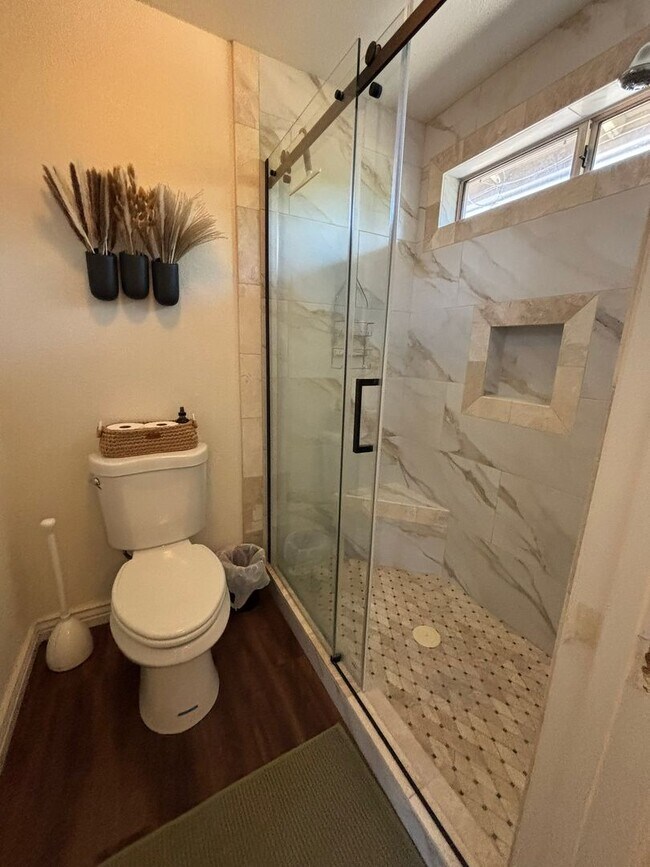 Building Photo - Discover comfortable seasonal living in Mesa, AZ with this well-appointed furnished & updated 2-b...