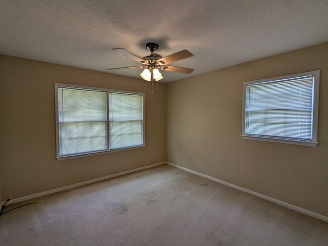 Building Photo - 813 McLemore Dr