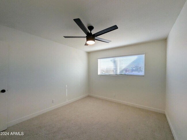 Building Photo - 121 N Flint Cir