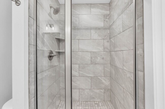 Building Photo - 904 Frog Gip Pond Ct