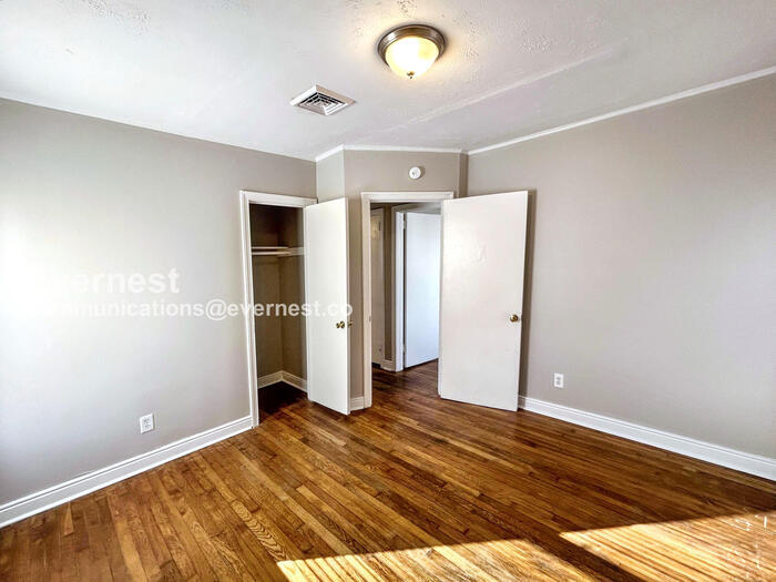 Building Photo - 2919 Creighton Rd