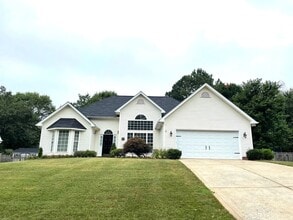 Building Photo - Three Bedroom Ranch Home With Deeded Boat ...