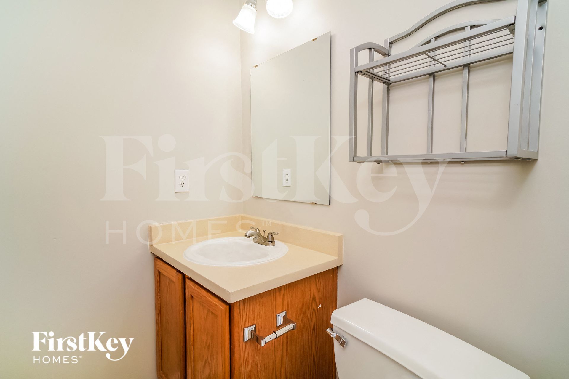 Building Photo - 7234 Parklake Cir