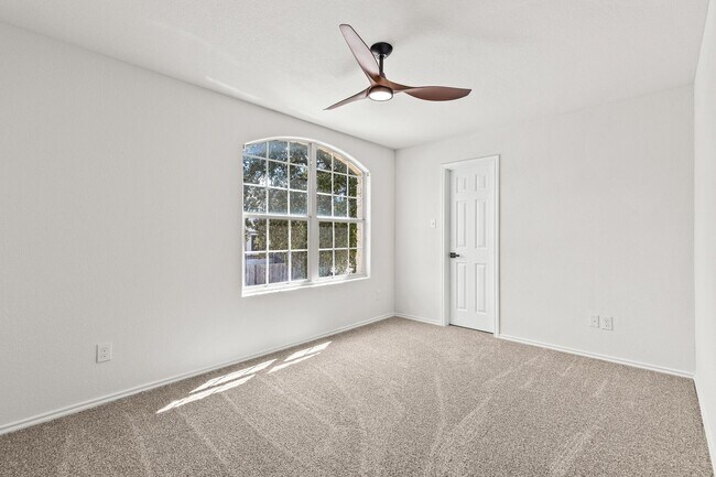 Building Photo - Fabulous 4 Bedroom Home in The Preserve at Indian Springs ~ Hot Tub ~ Great Amenities!