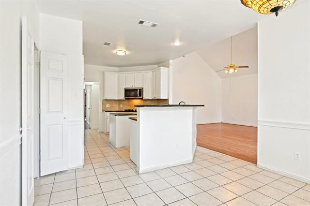 Building Photo - 2320 Dampton Dr