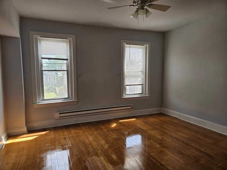 Building Photo - 4125 Pennsgrove St