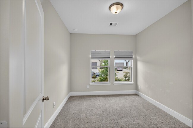 Building Photo - 3031 Lantana Trl