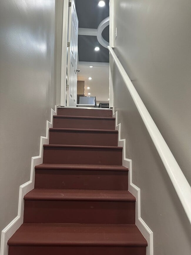 Building Photo - Beautiful, Spacious, Single Family Home fo...