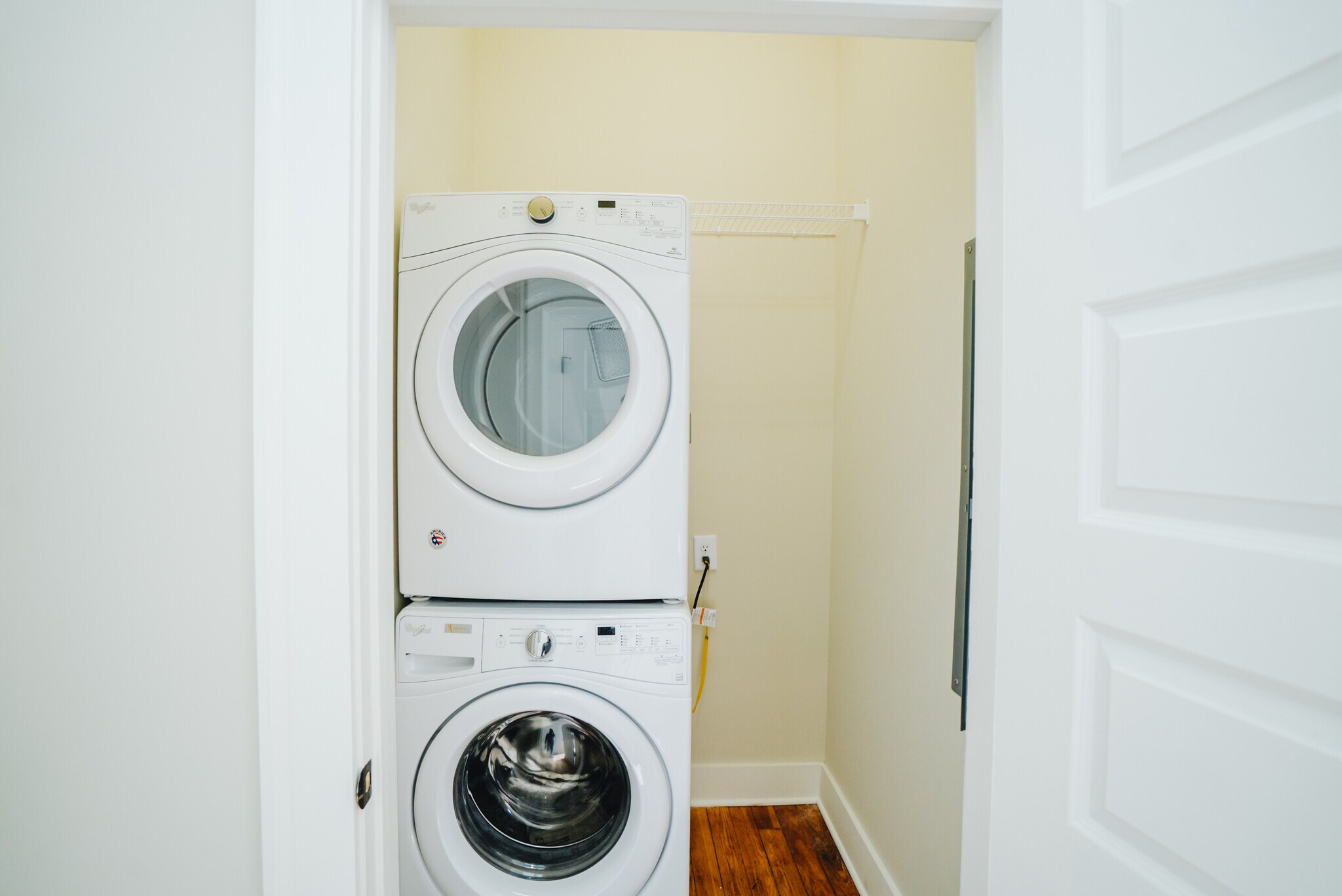 Building Photo - 520 Mulberry St