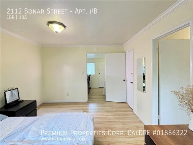 Building Photo - 2112 Bonar St