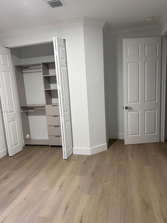 Building Photo - 1531 Passion Vine Cir